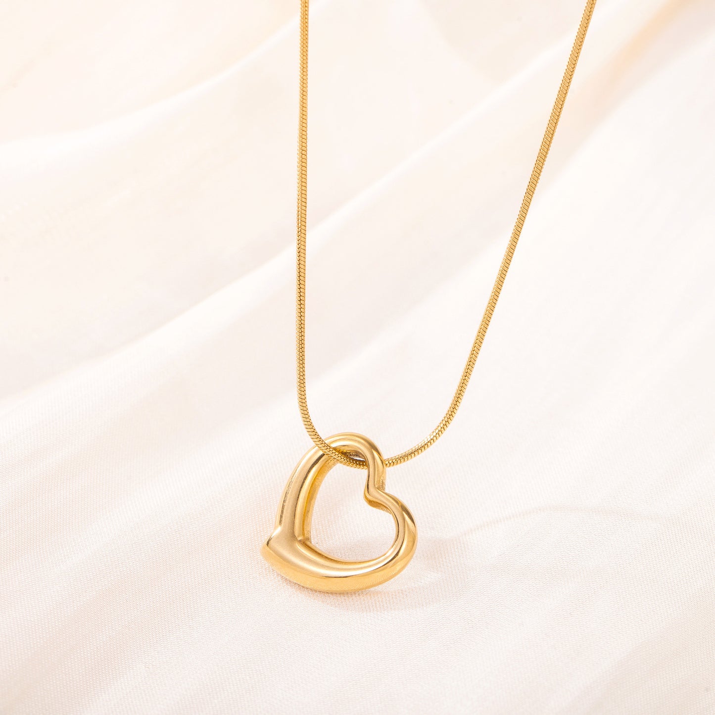 Simple Style Heart Shape Titanium Steel Wholesale Pendant Necklace