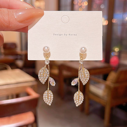 Fashion Geometric Alloy Artificial Rhinestones Women'S Drop Earrings Ear Studs 1 Pair