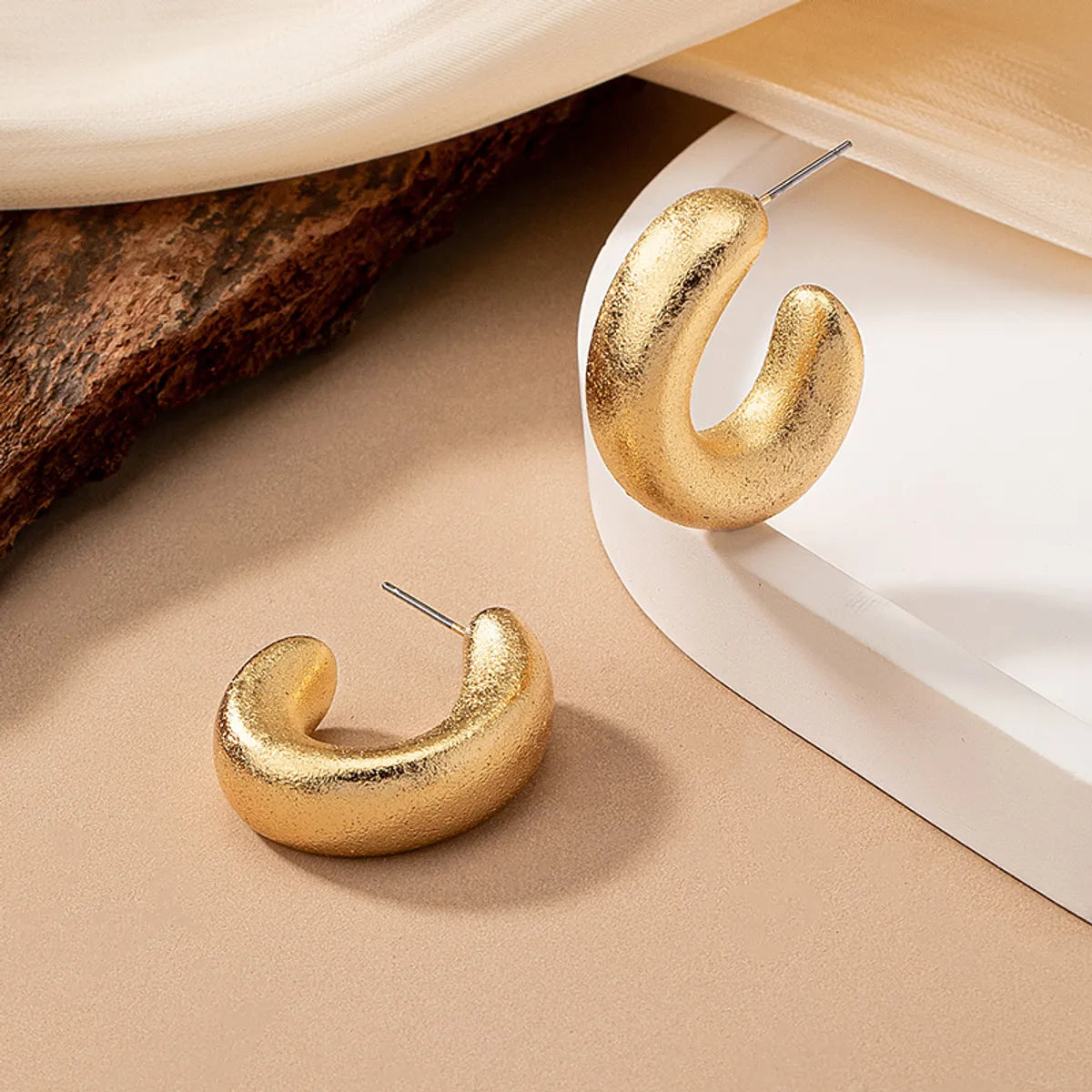 2 Pieces Cute Romantic Solid Color Plating Arylic 14k Gold Plated Ear Studs