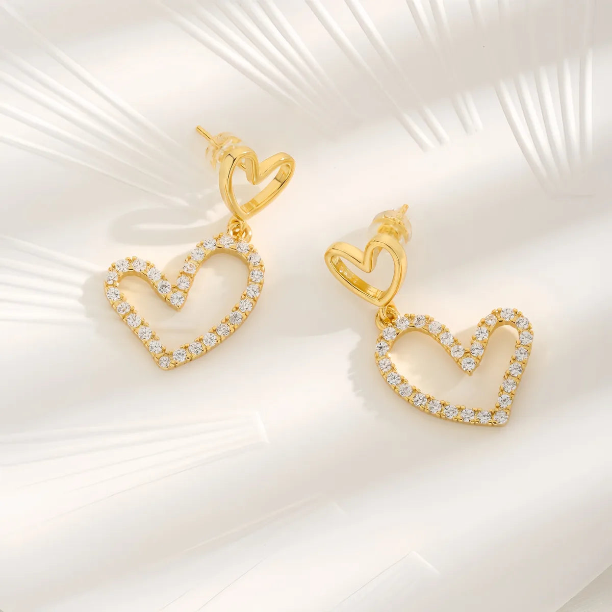 2 Pieces Romantic Sweet Heart Shape Inlay Copper Zircon 18K Gold Plated Drop Earrings