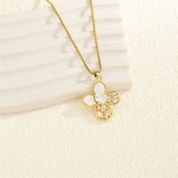 201 Stainless Steel Brass 18K Gold Plated Hollow Out Inlay Four Leaf Clover Shell Zircon Pendant Necklace