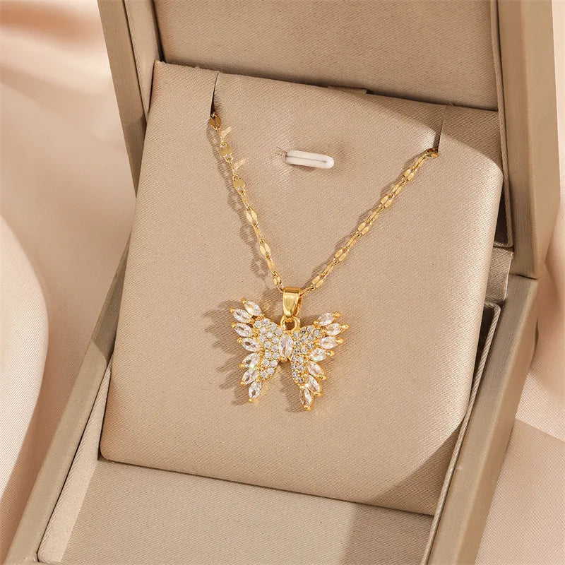 201 Stainless Steel Brass 18K Gold Plated Simple Style Classic Style Plating Inlay Cross Heart Shape Jaguar Zircon Pendant Necklace