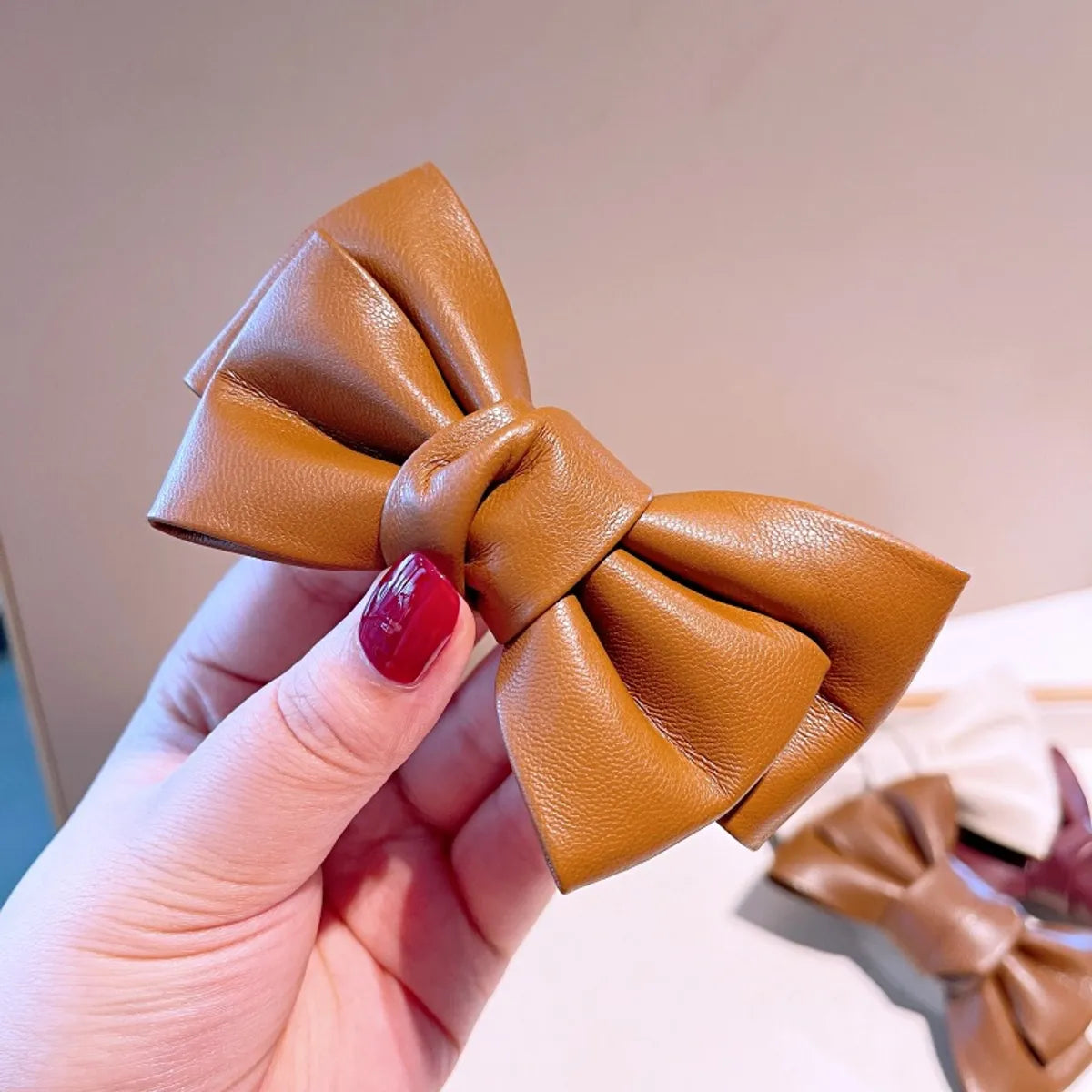 New Style Autumn And Winter French Retro Pu Leather Bow Hairpin Hairpin Temperament Hair Accessories Bangs Clip Hair Accessories