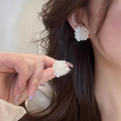 New Fashion Elegant White Flower Women'S Summer Stud Earrings