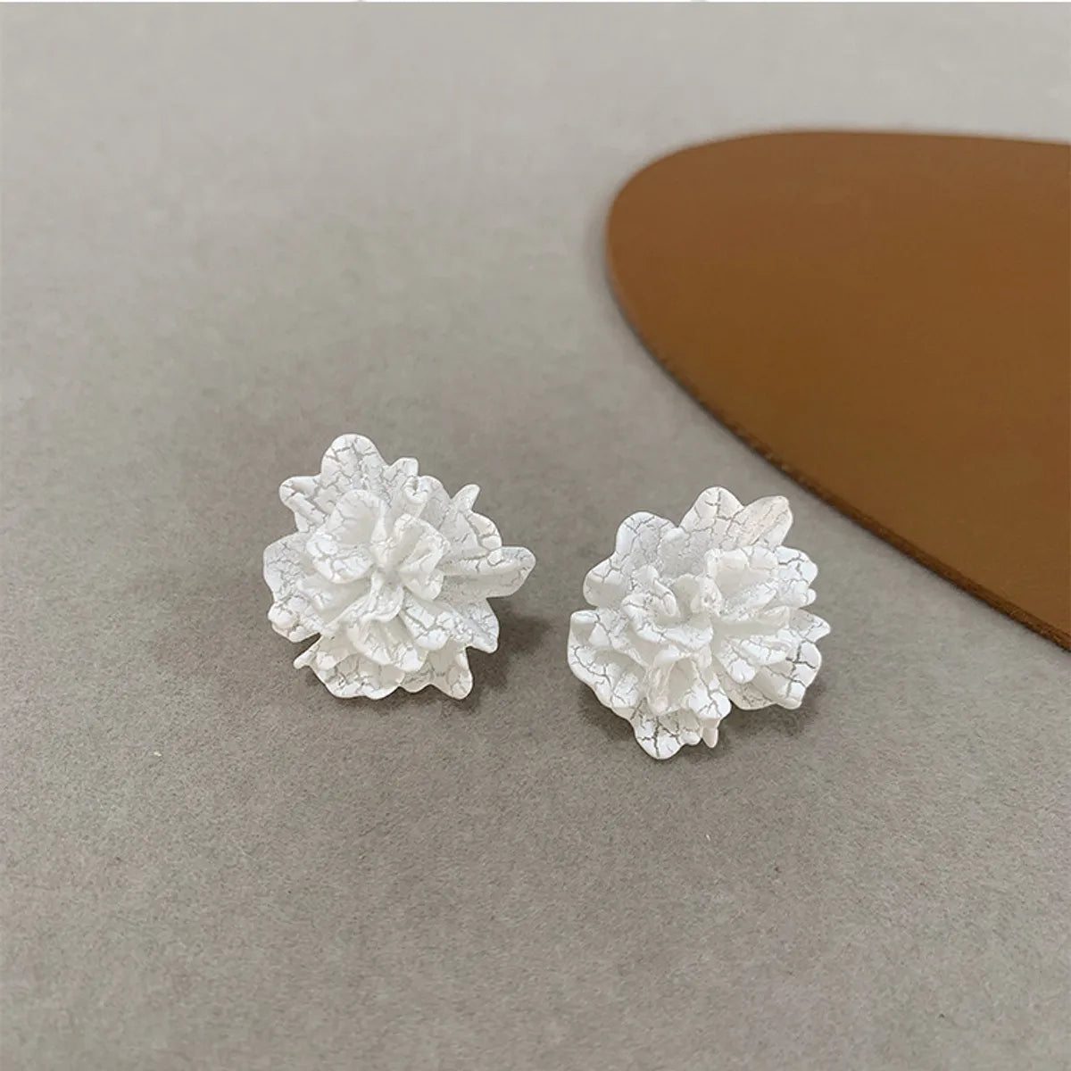 New Fashion Elegant White Flower Women'S Summer Stud Earrings