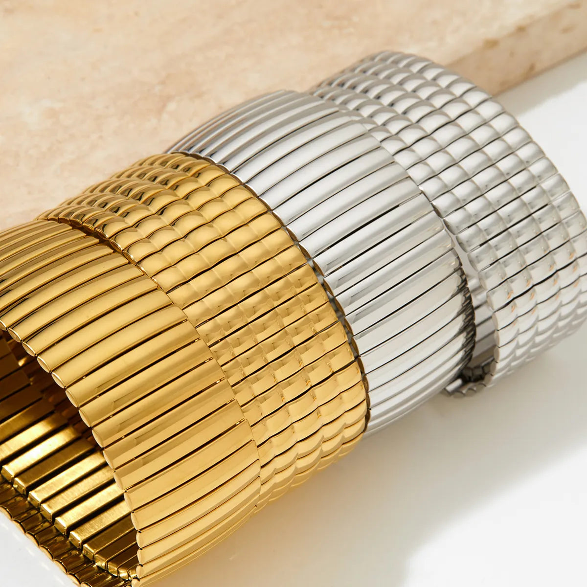 Modern Style Stripe 304 Stainless Steel 16K Gold Plated White Gold Plated Gold Plated Bangle In Bulk