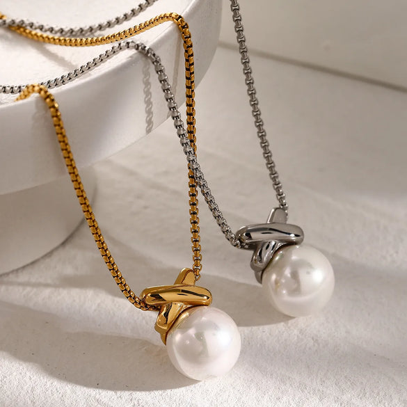 304 Stainless Steel 18K Gold Plated Basic Simple Style Classic Style Geometric Pendant Necklace