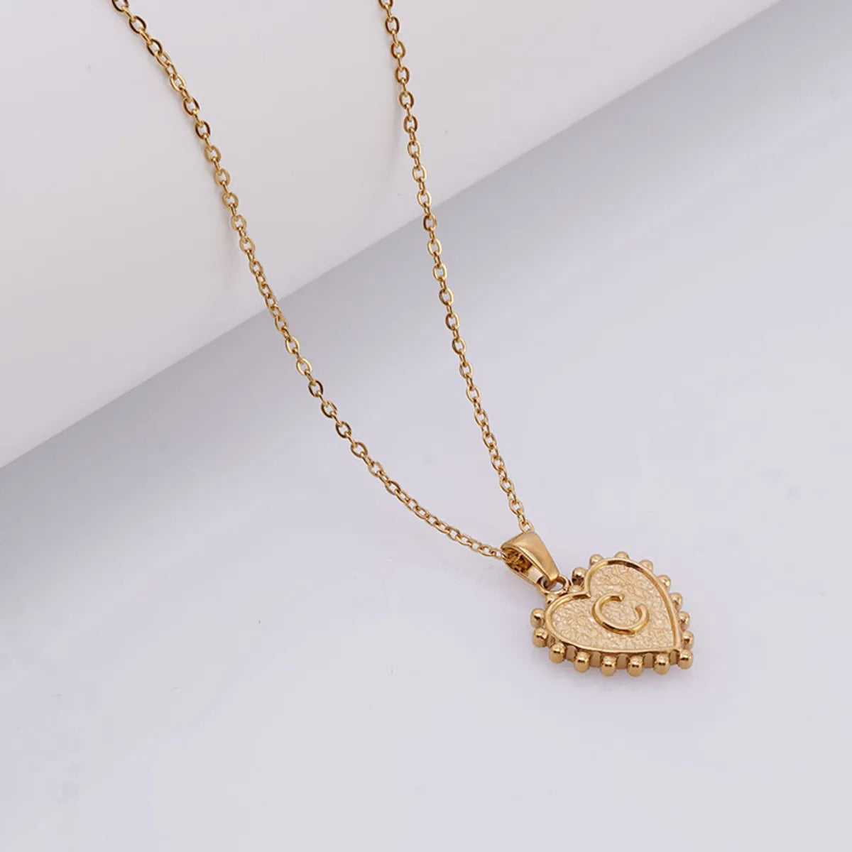 304 Stainless Steel 18K Gold Plated Basic Simple Style Classic Style Letter Heart Shape Pendant Necklace