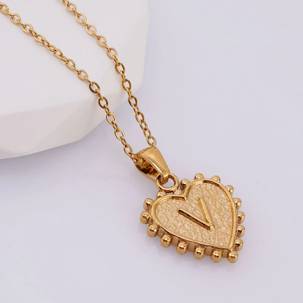 304 Stainless Steel 18K Gold Plated Basic Simple Style Classic Style Letter Heart Shape Pendant Necklace