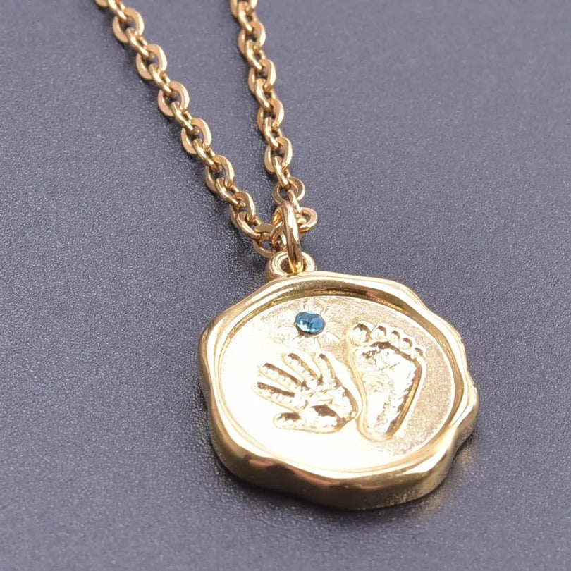 304 Stainless Steel 18K Gold Plated Basic Simple Style Classic Style Plating Inlay Geometric Hand Footprint Rhinestones Pendant Necklace