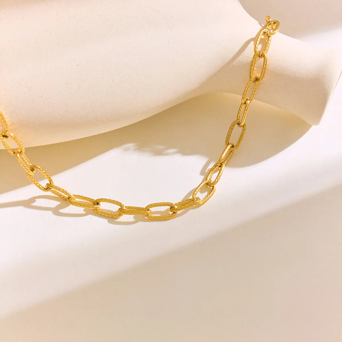 304 Stainless Steel 18K Gold Plated Elegant Simple Style Solid Color Necklace