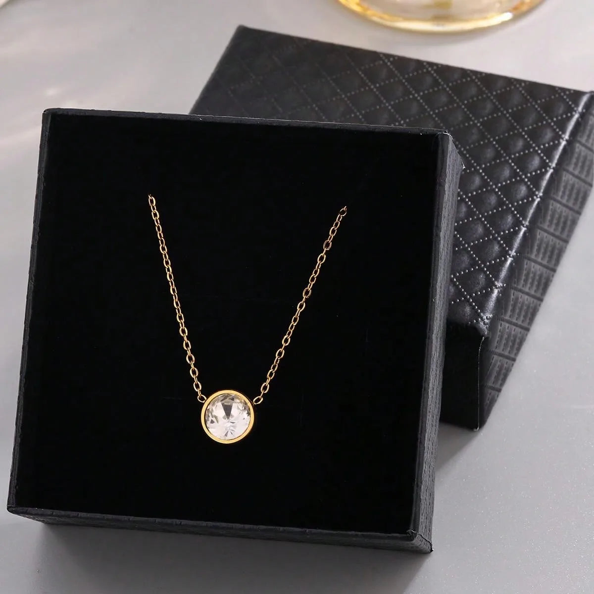 Wholesale Jewelry French Style Modern Style Classic Style Circle 304 Stainless Steel Rhinestones 18K Gold Plated Plating Inlay Pendant Necklace