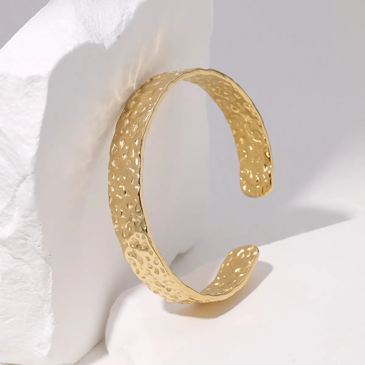 IG Style Modern Style Simple Style Irregular Solid Color 304 Stainless Steel 18K Gold Plated Bangle In Bulk