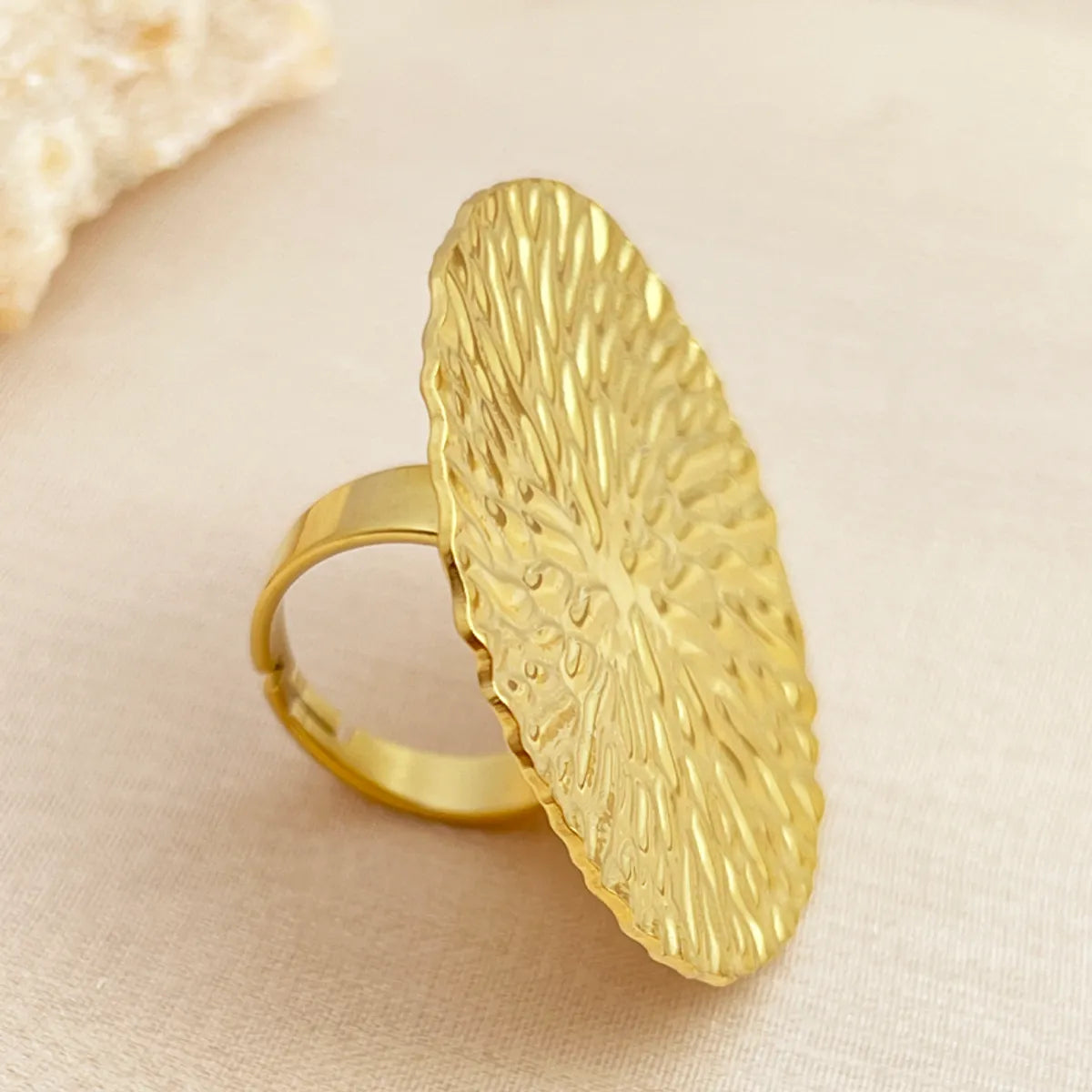 304 Stainless Steel 18K Gold Plated Retro Luxurious Plating Solid Color Rings