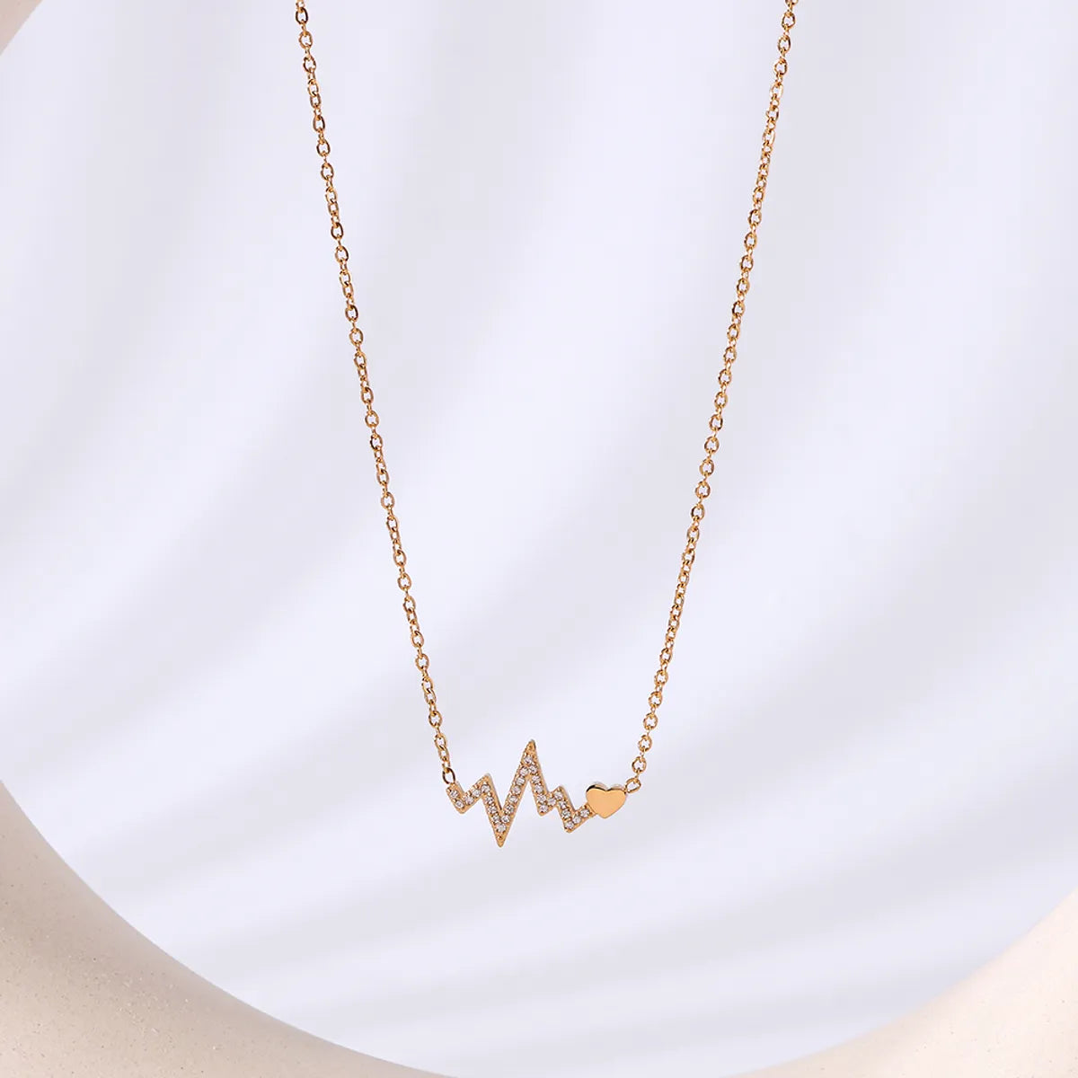 304 Stainless Steel 18K Gold Plated Romantic Simple Style Shiny Asymmetrical Inlay Electrocardiogram Heart Shape Rhinestones Necklace