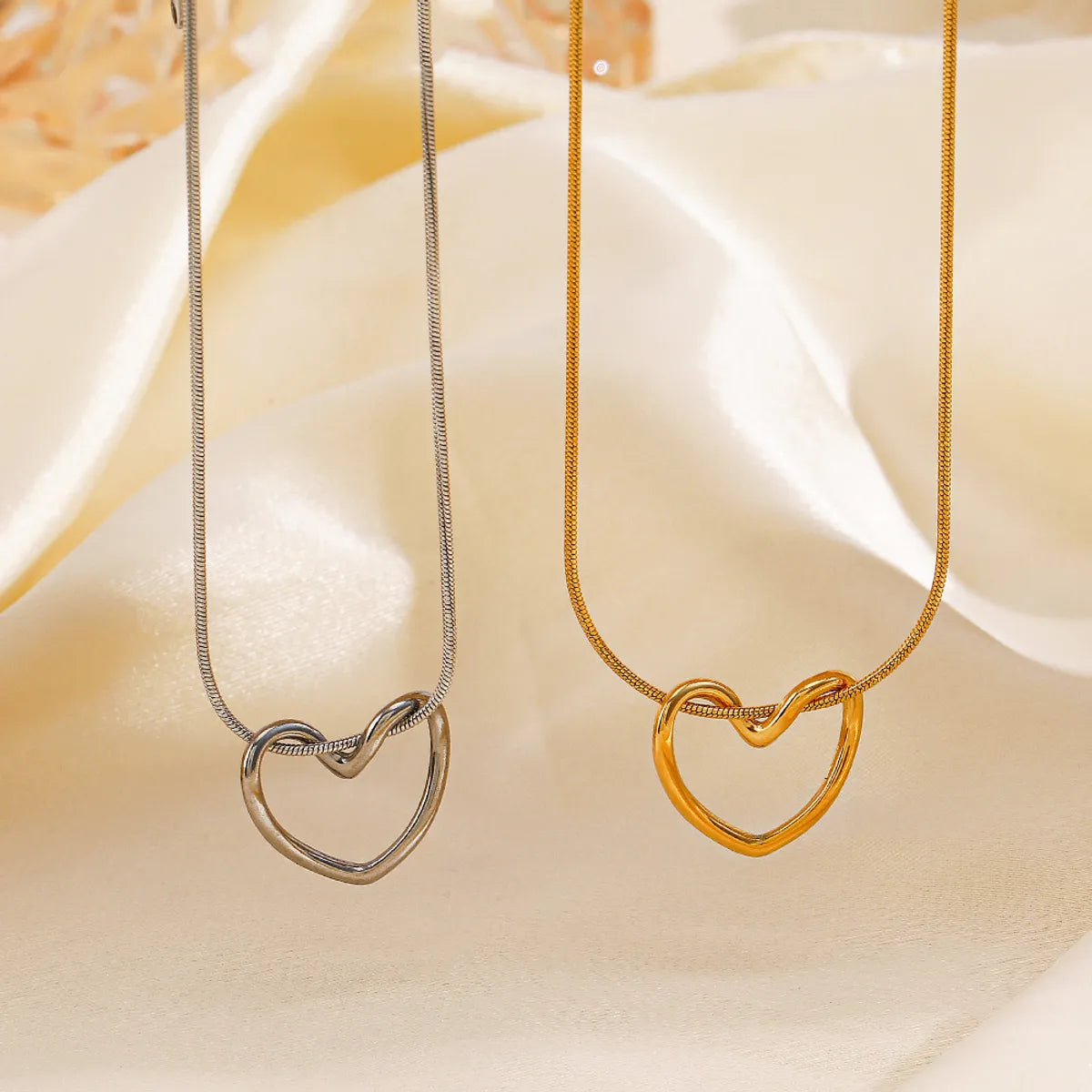 304 Stainless Steel 18K Gold Plated Simple Style Classic Style Commute Plating Heart Shape 304 Stainless Steel Pendant Necklace