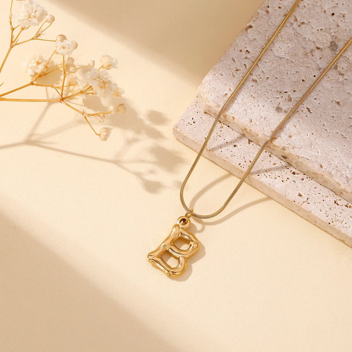 304 Stainless Steel 18K Gold Plated Simple Style Classic Style Commute Plating Letter Pendant Necklace