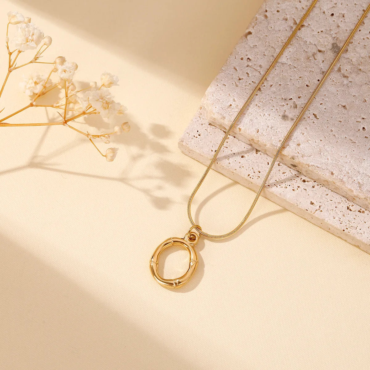 304 Stainless Steel 18K Gold Plated Simple Style Classic Style Commute Plating Letter Pendant Necklace