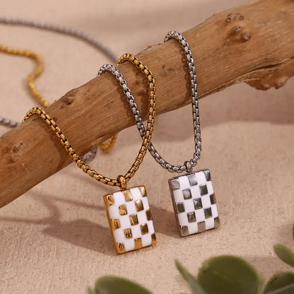 304 Stainless Steel 18K Gold Plated Simple Style Classic Style Enamel Plating Lattice Rectangle Pendant Necklace