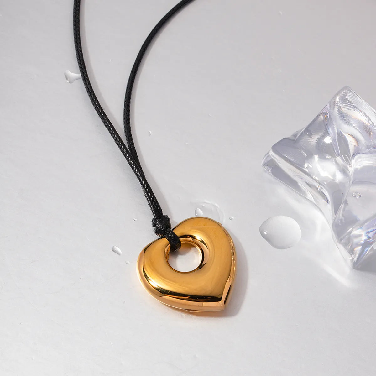 304 Stainless Steel 18K Gold Plated Simple Style Classic Style Plating Heart Shape Pendant Necklace