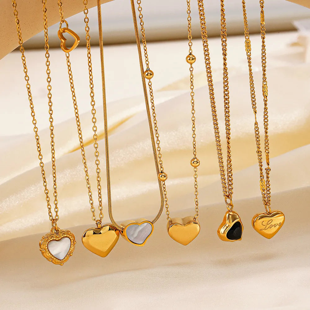 304 Stainless Steel 18K Gold Plated Simple Style Classic Style Plating Inlay Heart Shape Artificial Shell Rhinestones Pendant Necklace