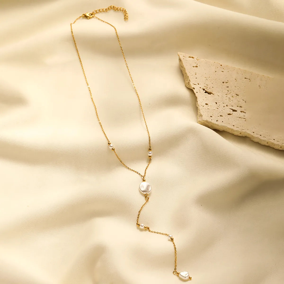 304 Stainless Steel 18K Gold Plated Simple Style Classic Style Plating Inlay Solid Color Artificial Pearls Necklace