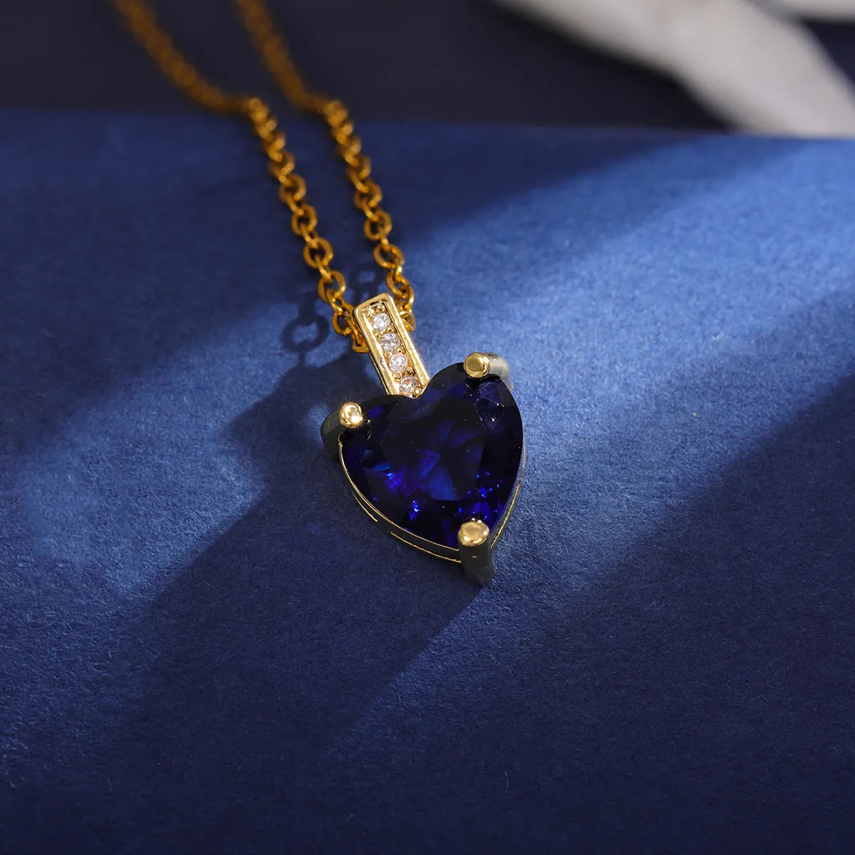 Wholesale Elegant Heart Shape 304 Stainless Steel Copper Inlay 18K Gold Plated Zircon Pendant Necklace