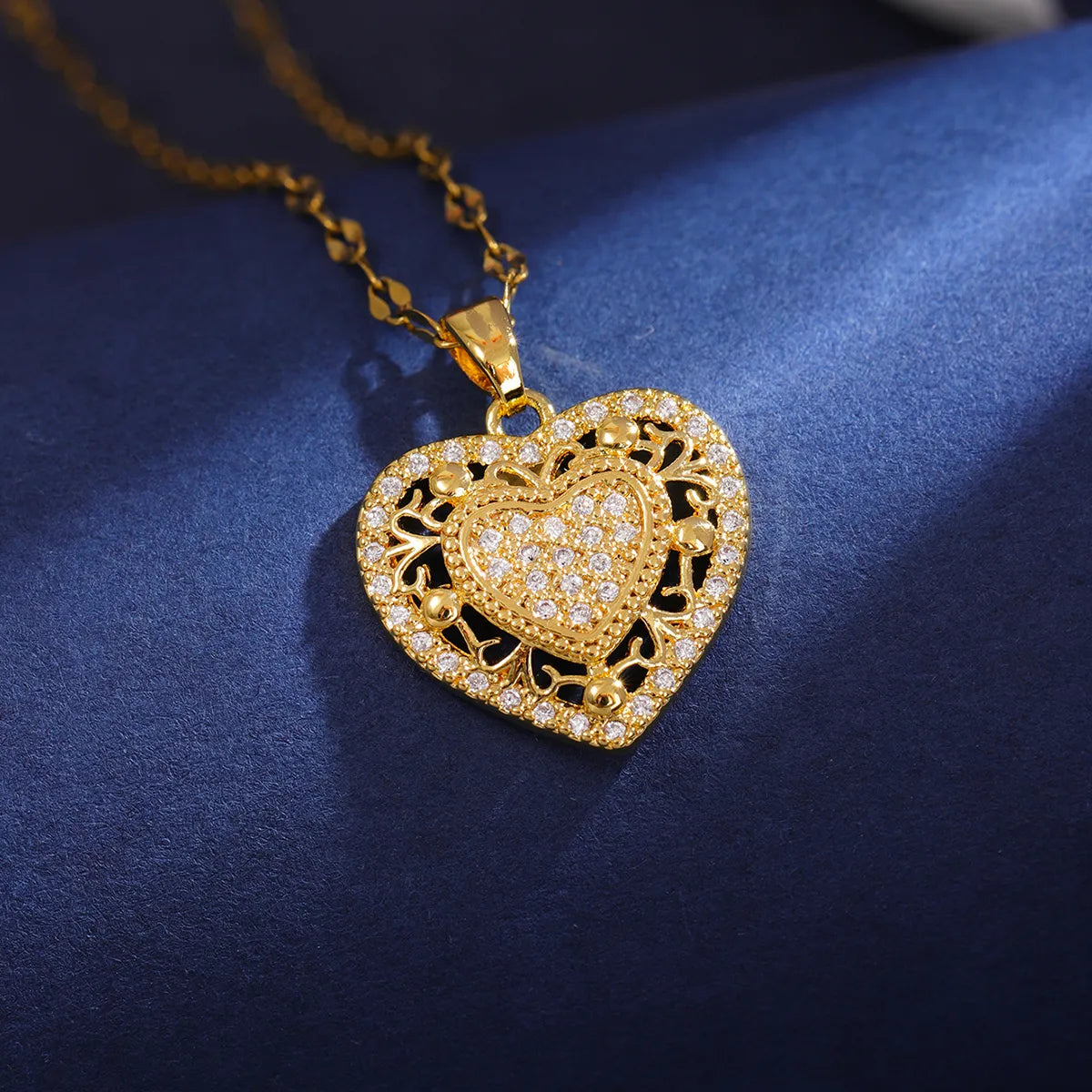 Wholesale Elegant Heart Shape 304 Stainless Steel Copper Inlay 18K Gold Plated Zircon Pendant Necklace