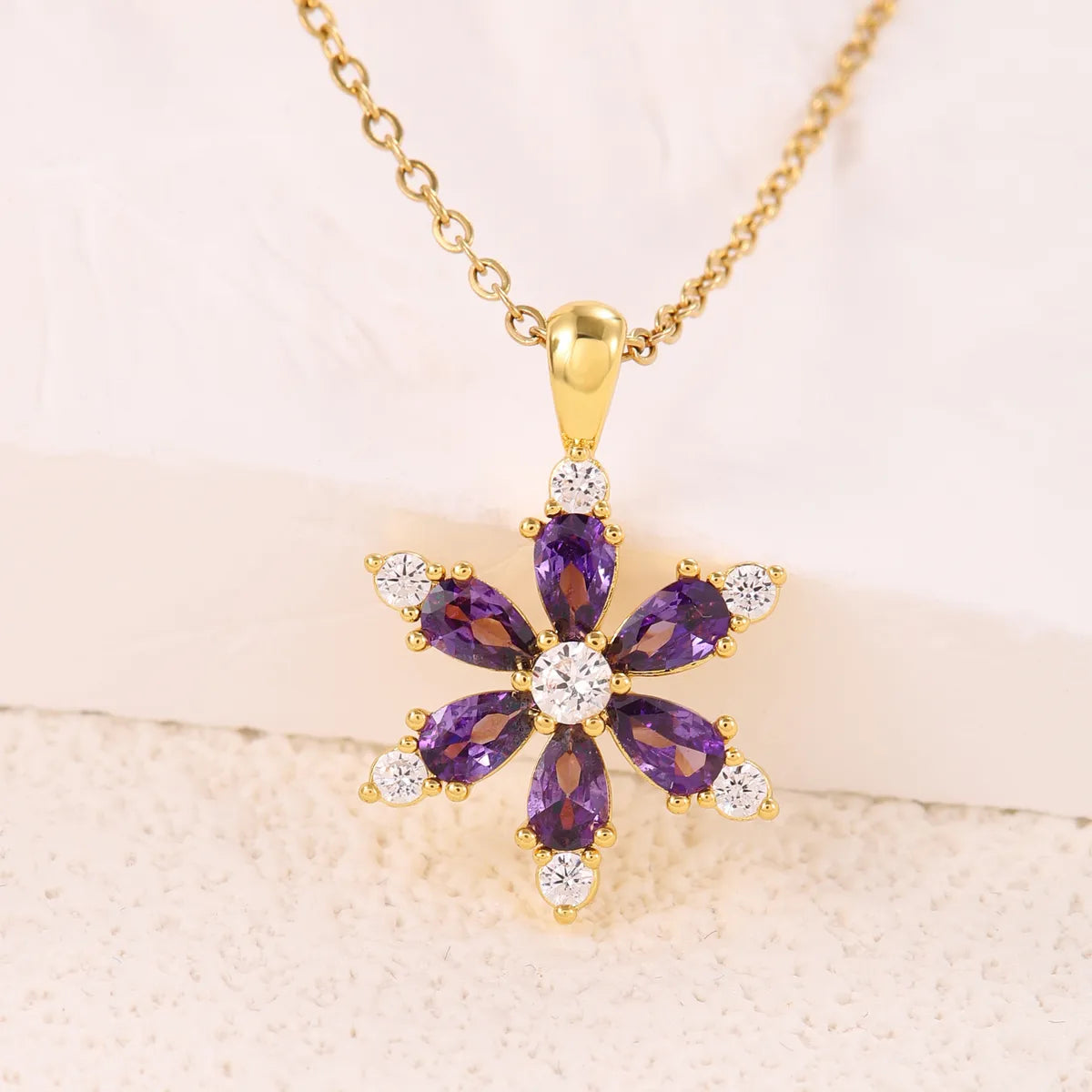 304 Stainless Steel Copper 18K Gold Plated Simple Style Classic Style Plating Inlay Flower Zircon Pendant Necklace