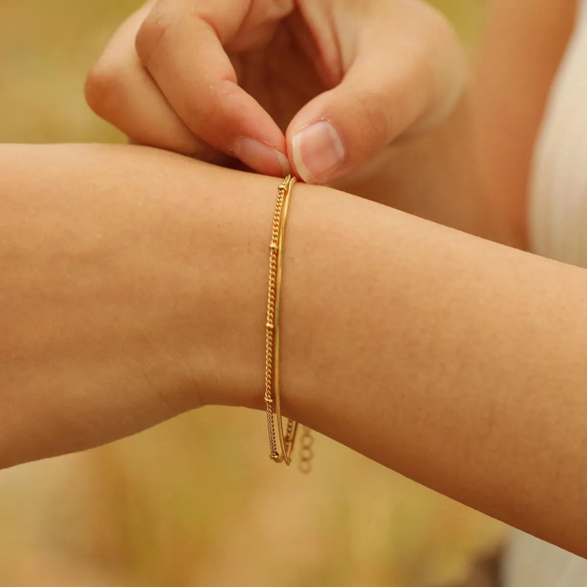 Simple Style Classic Style Solid Color 201 Stainless Steel Gold Plated Bracelets In Bulk