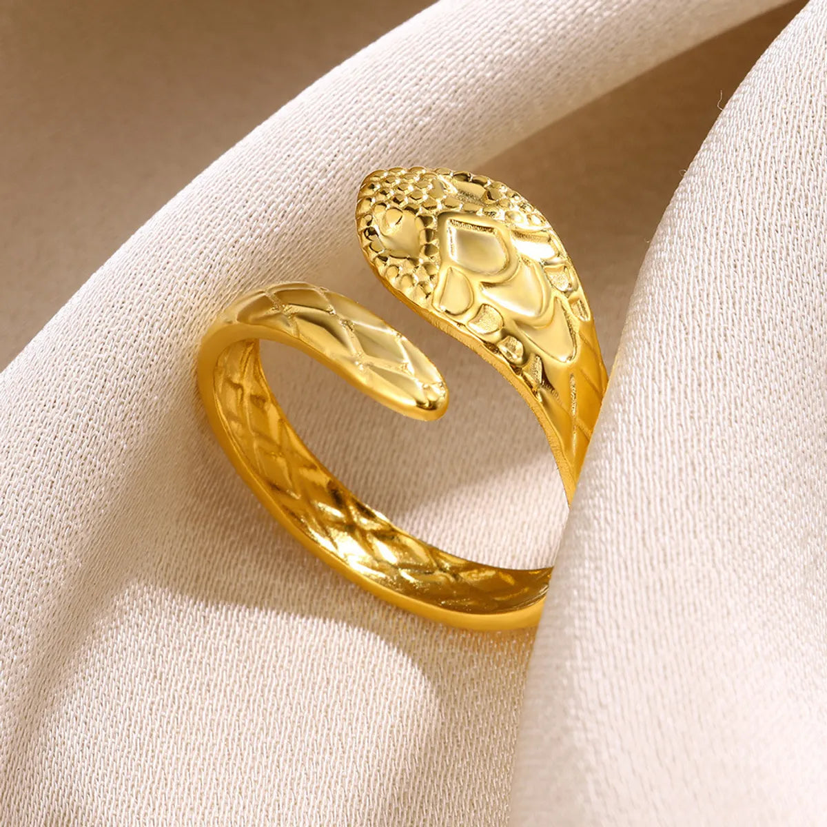 304 Stainless Steel Gold Plated Simple Style Classic Style Plating Solid Color Rings