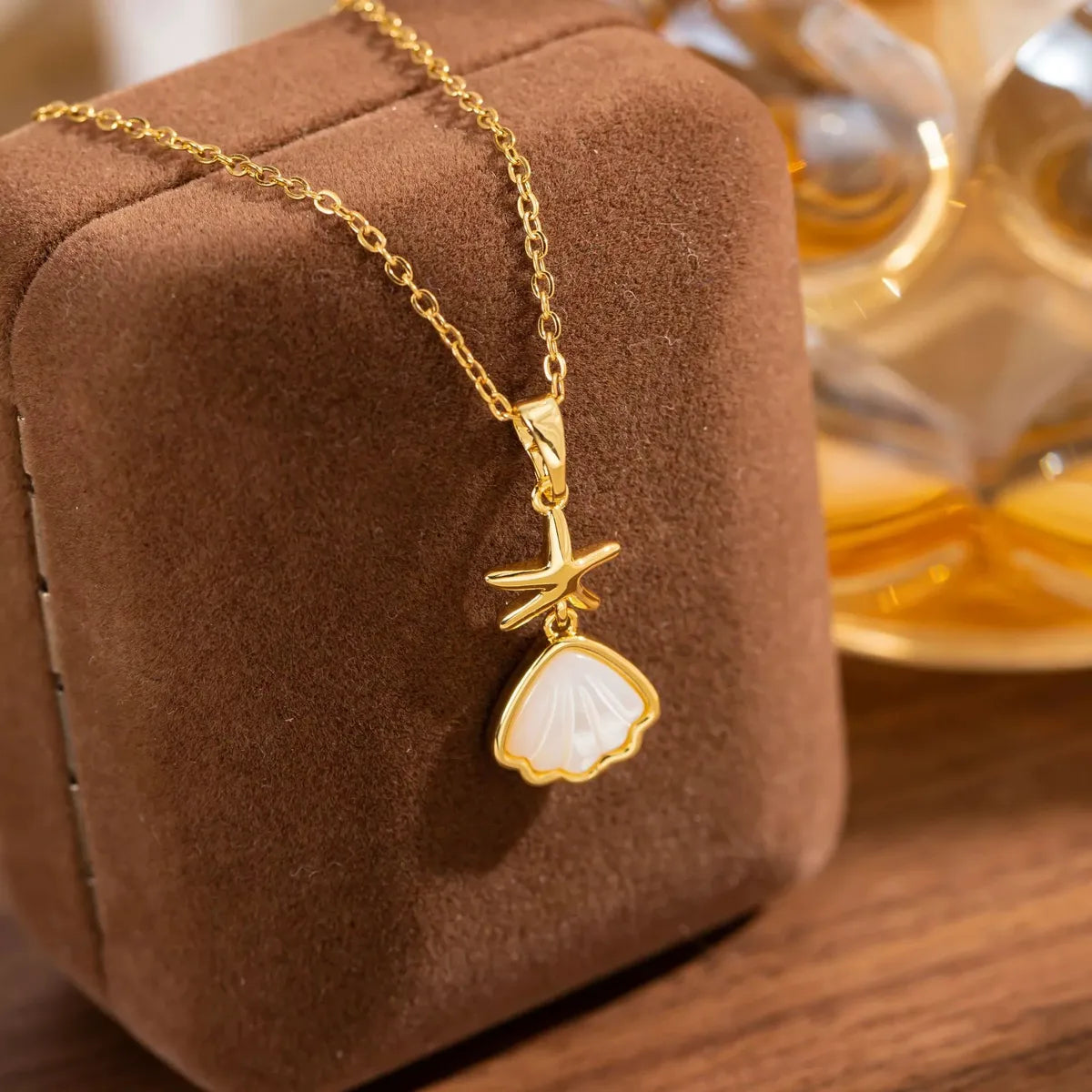 304 Stainless Steel K Gold Plated Simple Style Classic Style Plating Inlay Starfish Shell Rhinestones Pendant Necklace