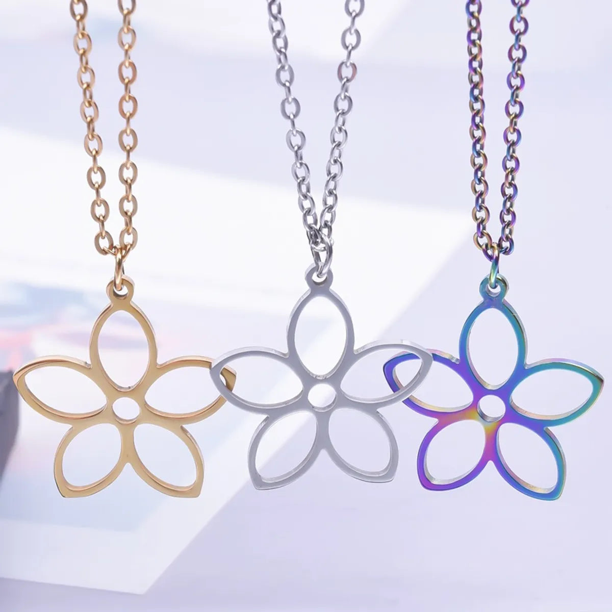 304 Stainless Steel Simple Style Plating Flower Pendant Necklace