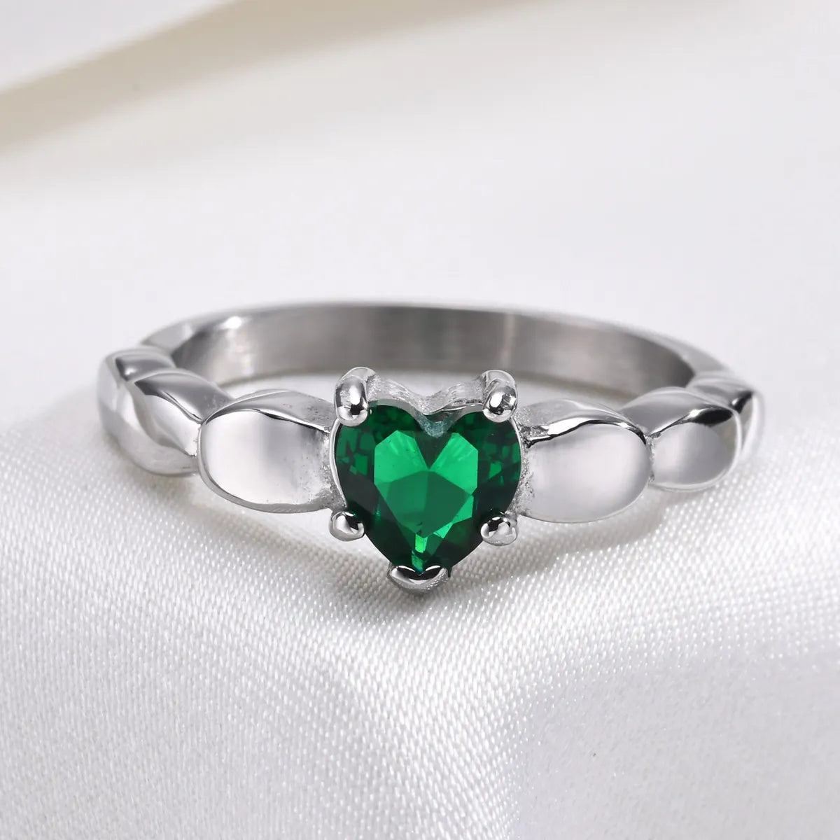 304 Stainless Steel Simple Style Shiny Inlay Heart Shape Zircon Rings