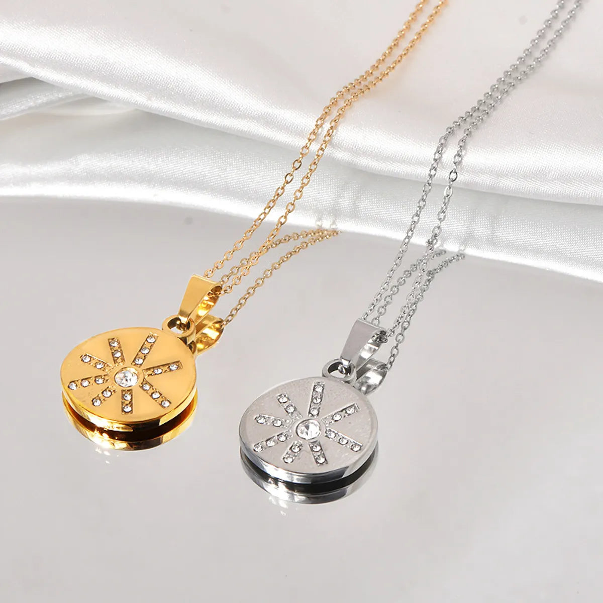 304 Stainless Steel Titanium Steel Simple Style Inlay Star Zircon Pendant Necklace