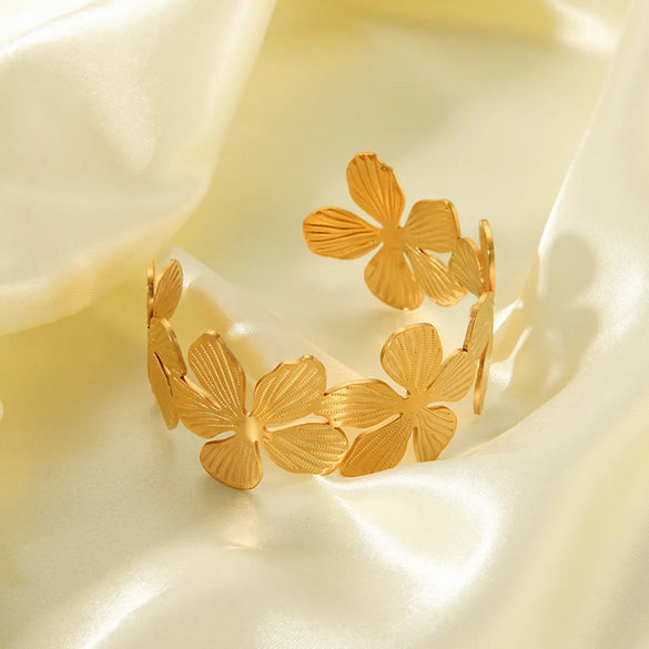Vintage Style Roman Style Stripe Leaves Flower 304 Stainless Steel 18K Gold Plated Bangle In Bulk
