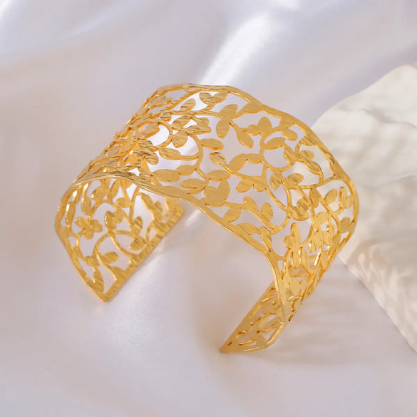 Vintage Style Roman Style Stripe Leaves Flower 304 Stainless Steel 18K Gold Plated Bangle In Bulk