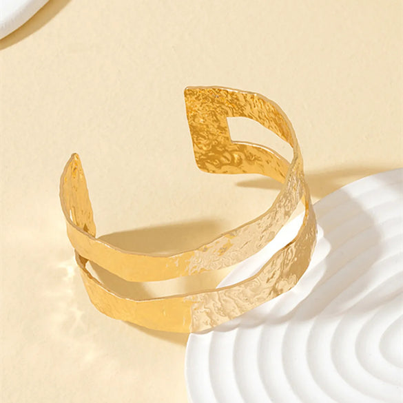Vintage Style Roman Style Stripe Leaves Flower 304 Stainless Steel 18K Gold Plated Bangle In Bulk