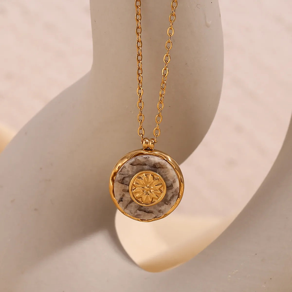 316L Stainless Steel  18K Gold Plated Basic Simple Style Classic Style Plating Round Pendant Necklace