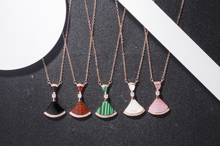 Elegant Simple Style Dresses Sterling Silver Plating Inlay Rhinestones Agate Shell Pendant Necklace