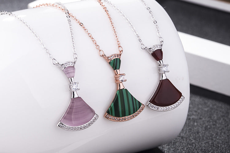 Elegant Simple Style Dresses Sterling Silver Plating Inlay Rhinestones Agate Shell Pendant Necklace