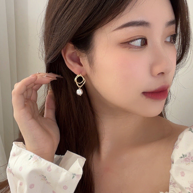 Fashion Irregular Alloy Pearl Drop Earrings