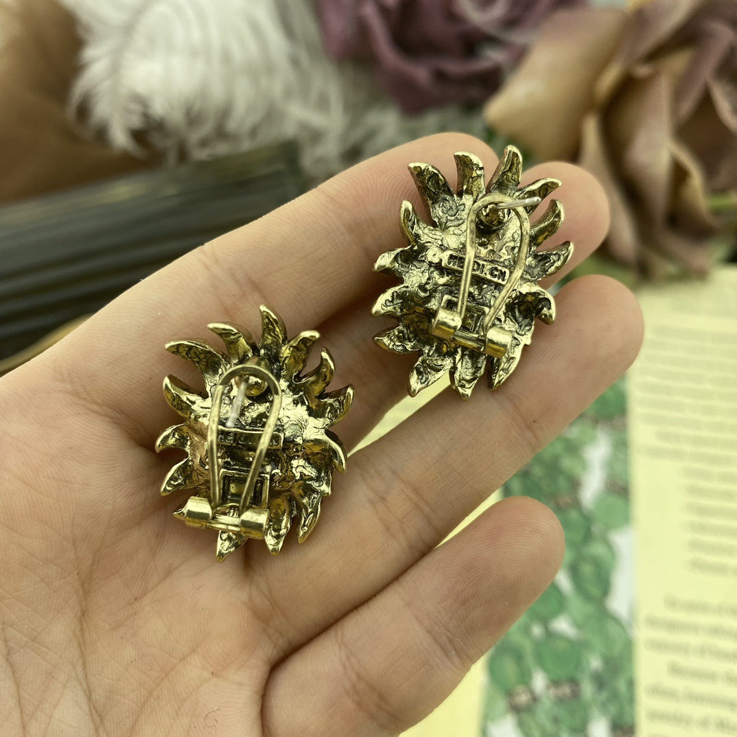 1 Pair Vintage Style Flower Inlay Alloy Artificial Pearls Zircon Ear Studs