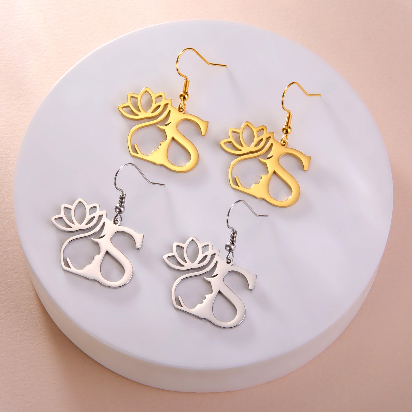 1 Pair Elegant Simple Style Letter Lotus Plating Stainless Steel Drop Earrings