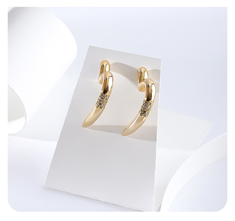 1 Pair Simple Style Heart Shape Plating Inlay Copper Rhinestones 18K Gold Plated Ear Studs