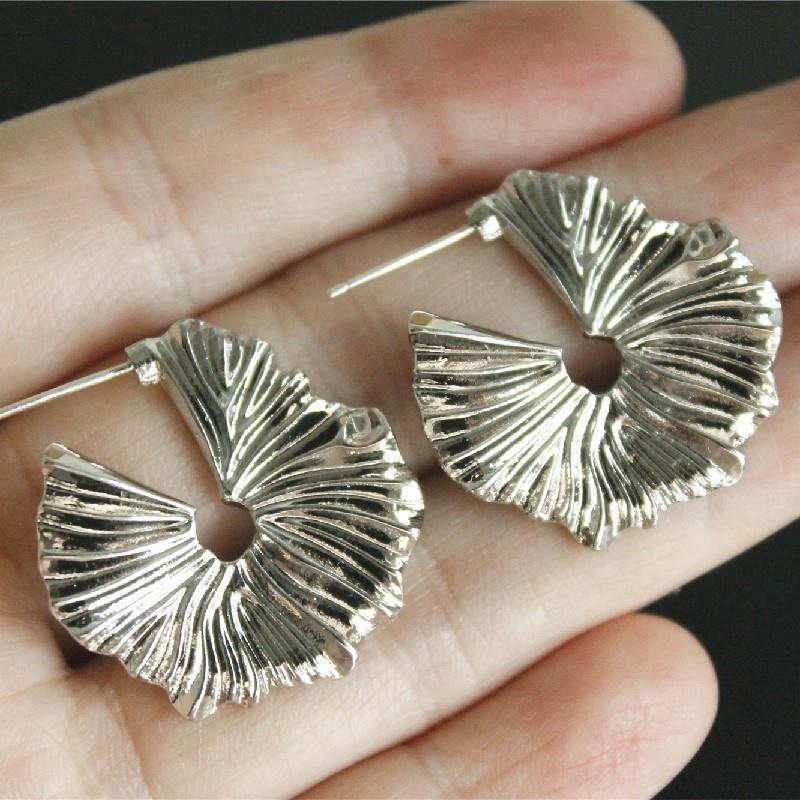 1 Pair Retro Geometric Metal Plating Women's Ear Studs