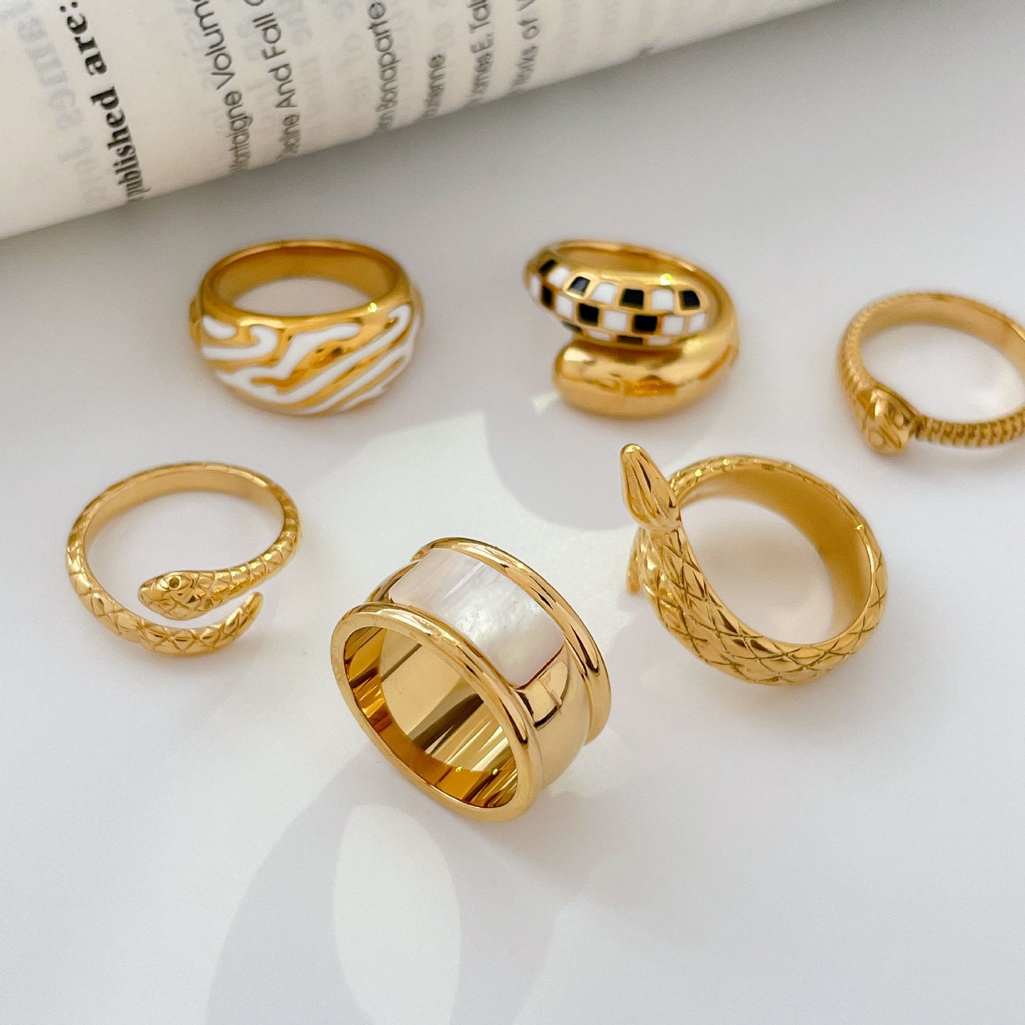 Vintage Style Snake Titanium Steel Inlay Shell Rings