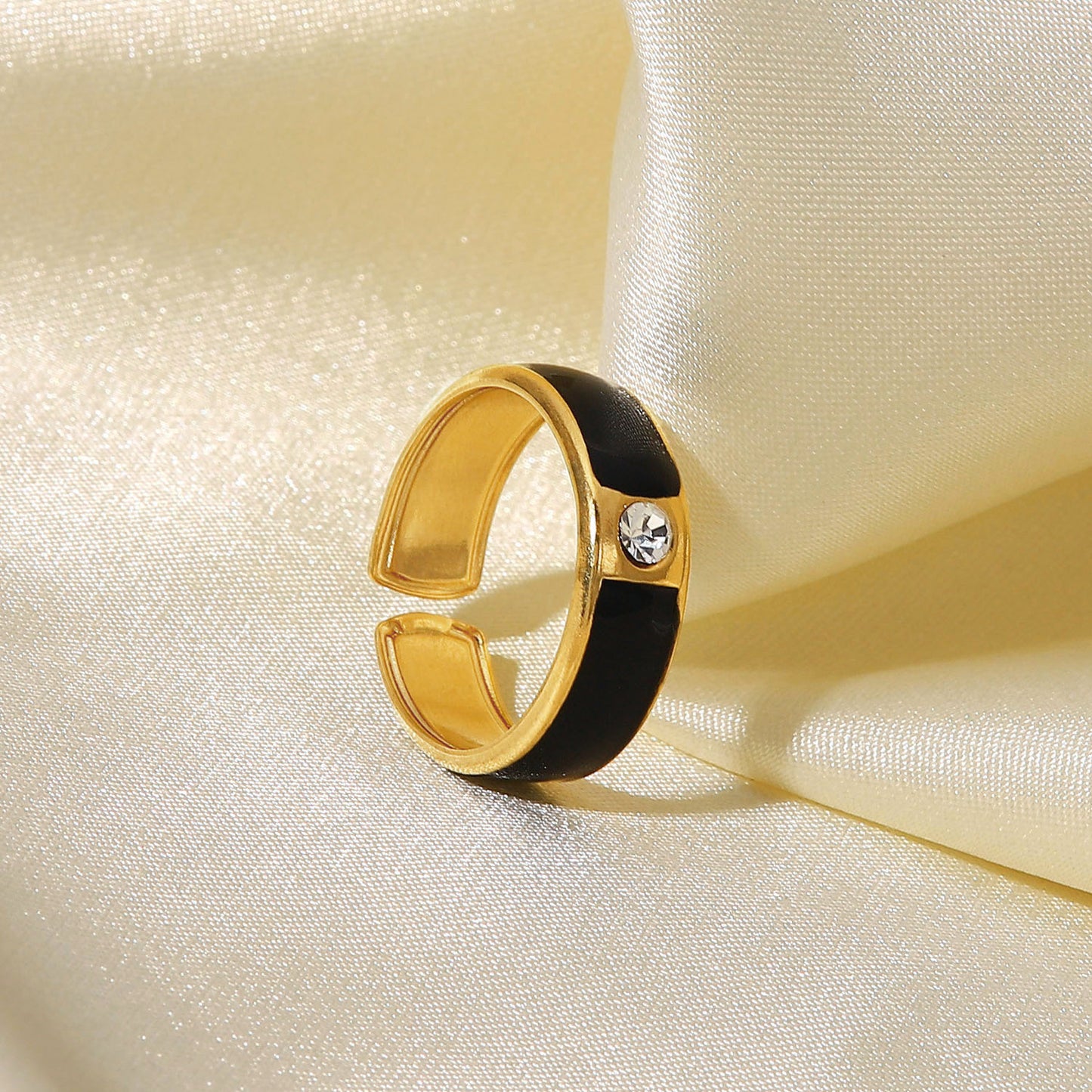 Fashion Simple 18k Gold Stainless Steel Inlaid Zircon Black/white Open Ring