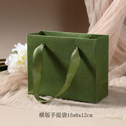 Light luxury retro green jewelry packaging box necklace earrings ring bracelet gift box wholesale can be printed with logo.