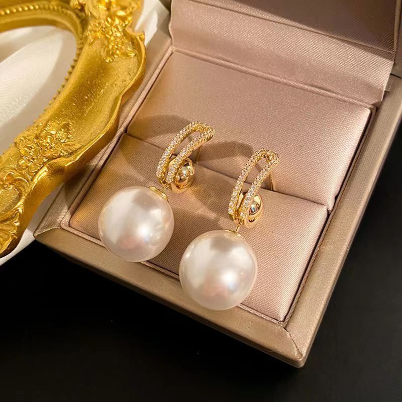 1 Pair Modern Style Round Imitation Pearl Drop Earrings